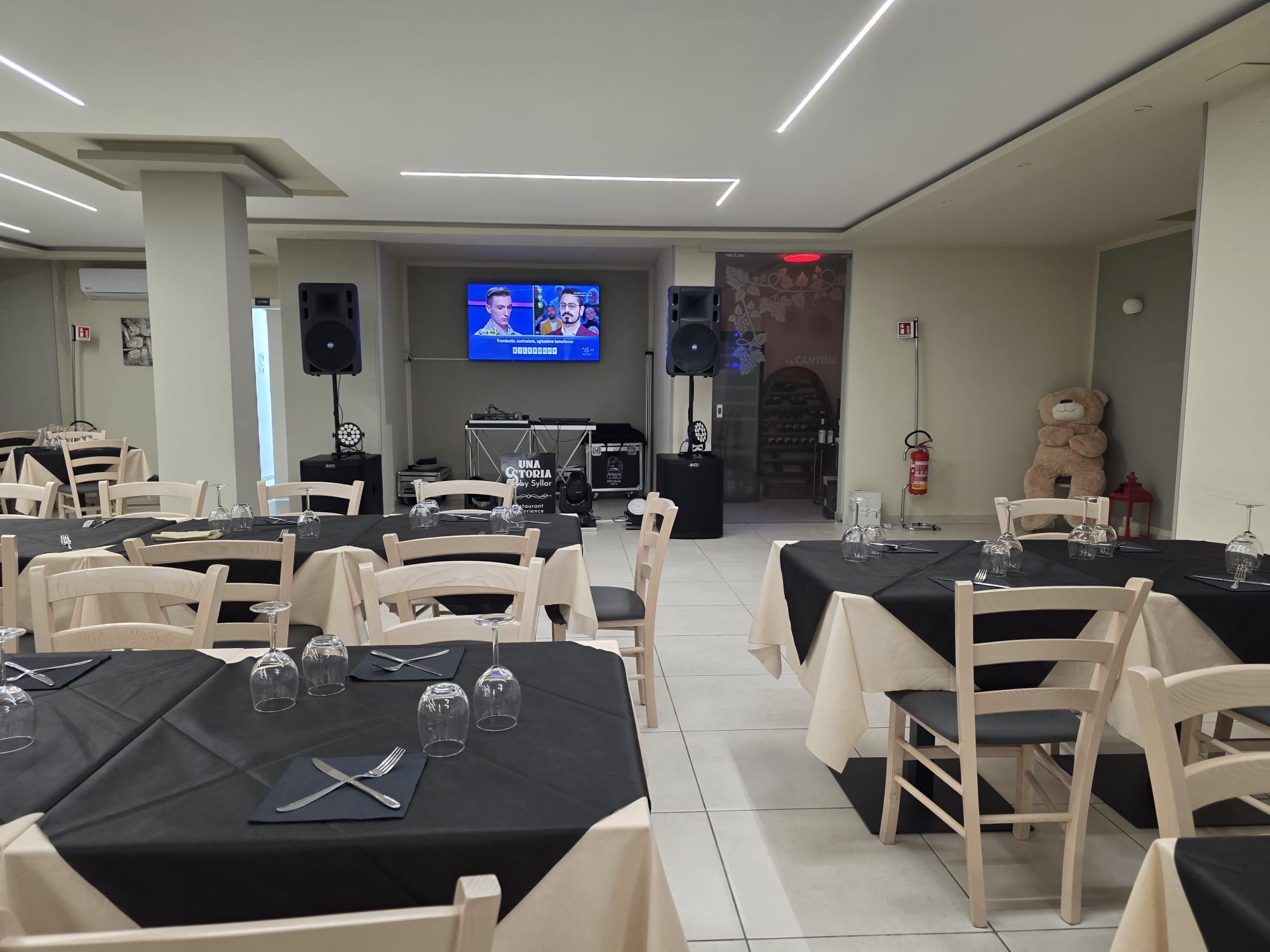 Restaurant interior 2